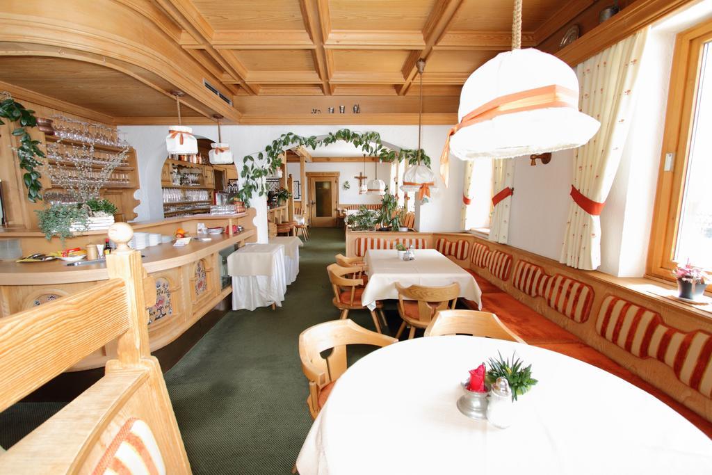 Pension Mittagskogel Sankt Leonhard im Pitztal Buitenkant foto